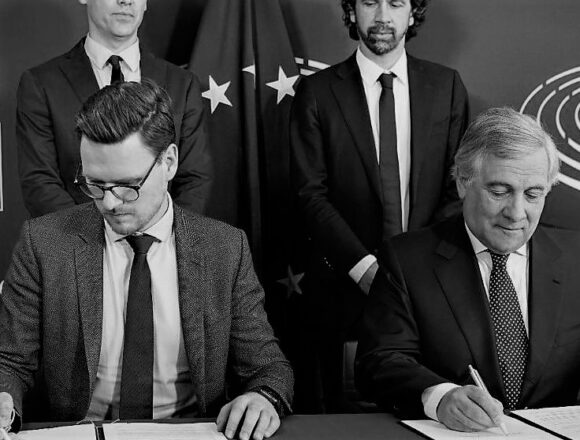 tajani-georgiou Professional football players to sign up to thistimeimvoting.eu © European Union 2019 - EP
